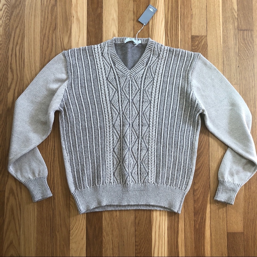 NWT Men’s Inis Meain Fisherman’s V Neck Sweater